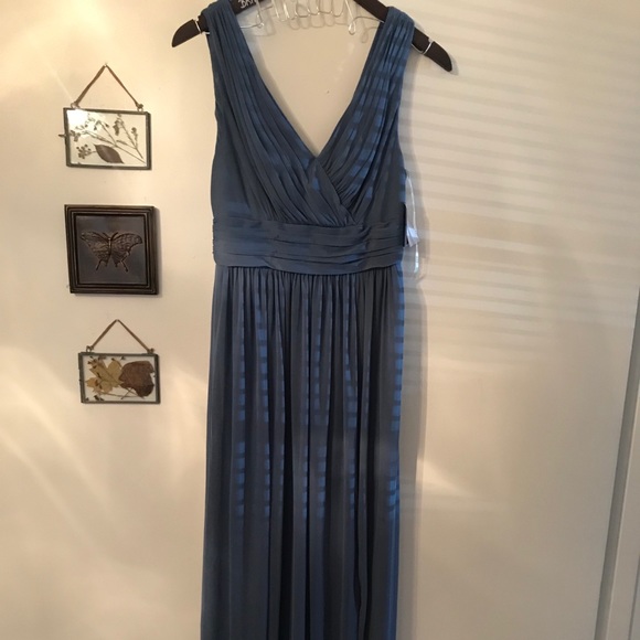 David’s Bridal dress - Picture 2 of 7